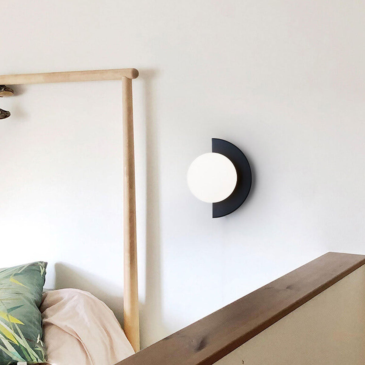 Modern Minimalist 1-Light Glass Wall Sconce with Colorful Spherical Semicircle Design
