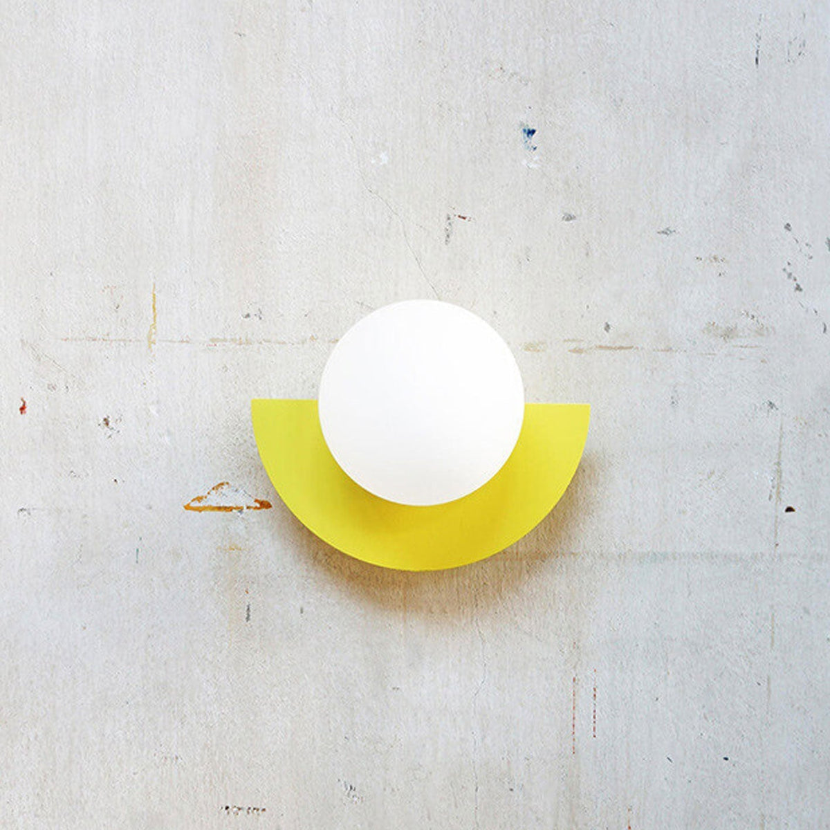 Modern Minimalist 1-Light Glass Wall Sconce with Colorful Spherical Semicircle Design