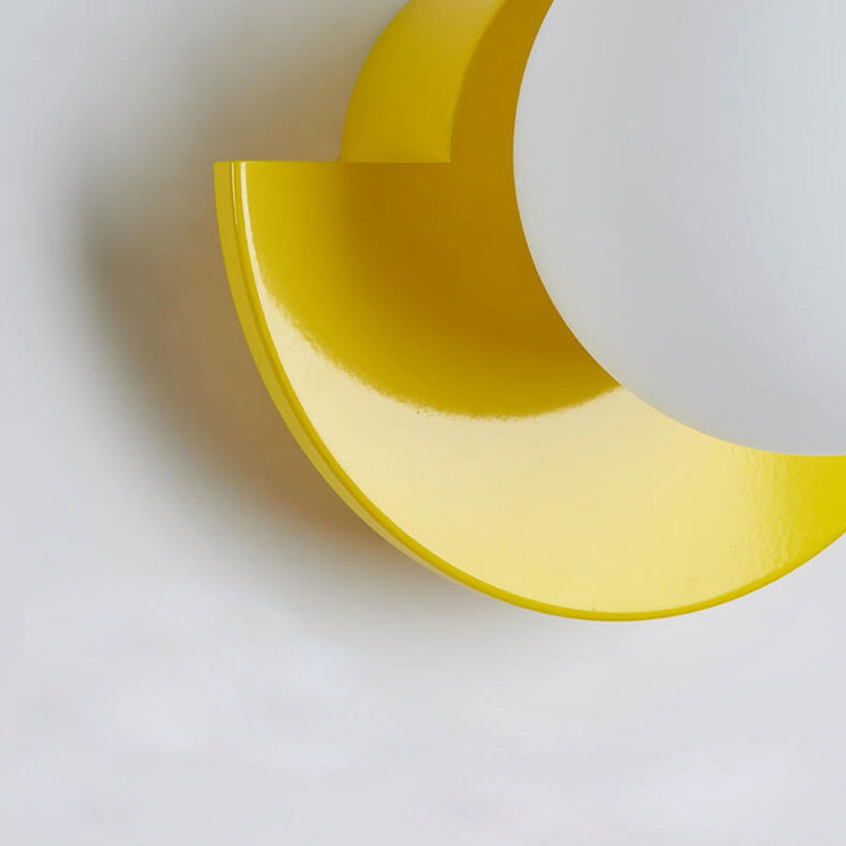 Modern Minimalist 1-Light Glass Wall Sconce with Colorful Spherical Semicircle Design