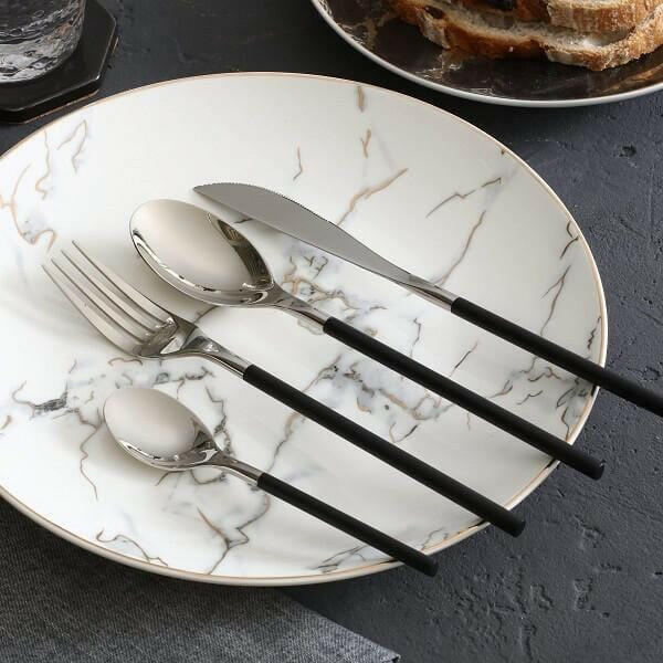 Colored Handle Flatware Set, 4 Piece